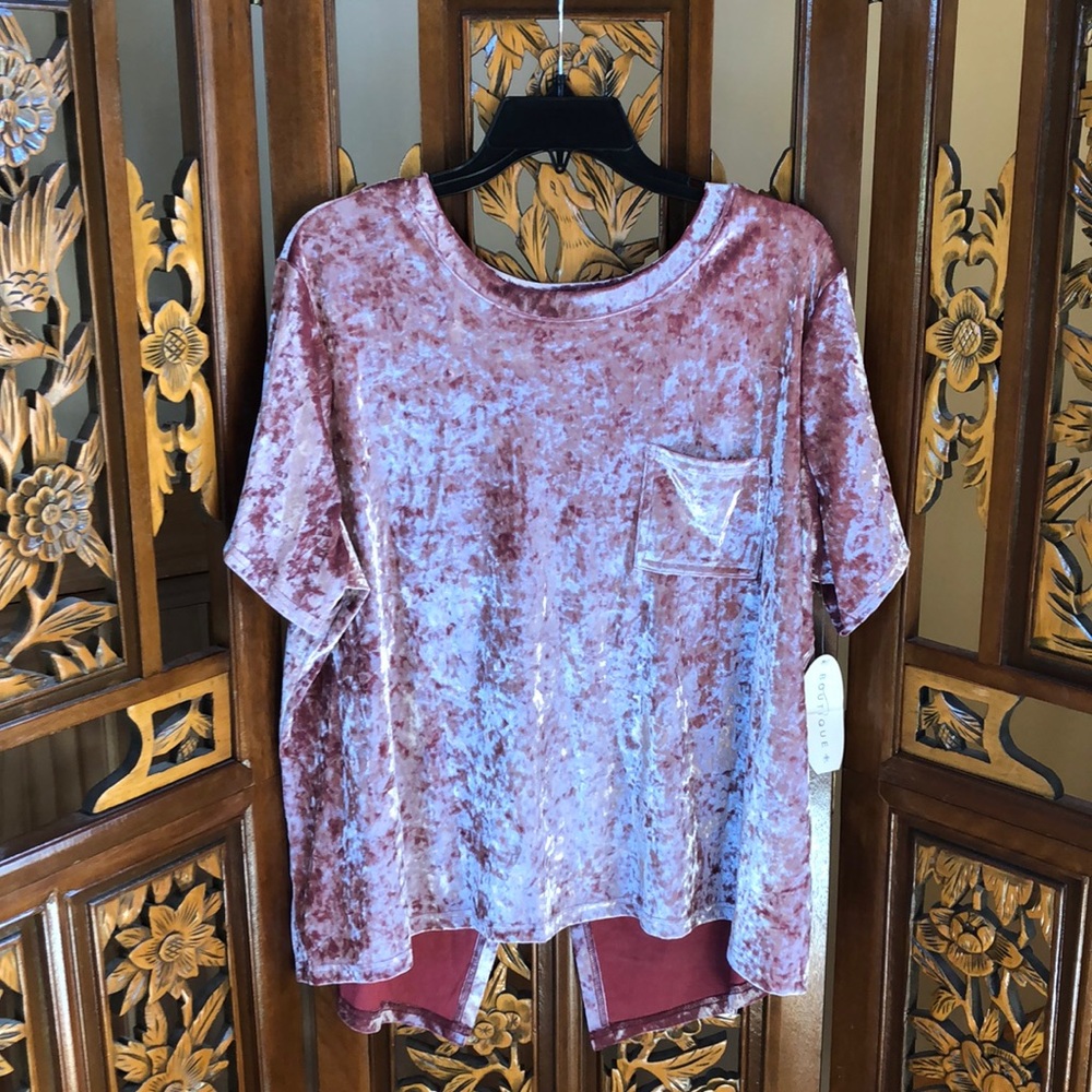 NWT Boutique + Velvet Split Back Top Size 0X